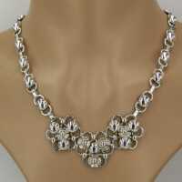 Gorgeous abstract Art Deco necklace collier in silver...