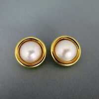 Elegant ear clipsin 14 k gold with round mabé pearls