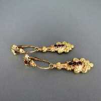Antique Biedermeier repouseé gold earrings with red garnets