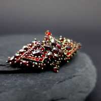 Antique gold doublé and bohemian red garnet brooch rhombus shape