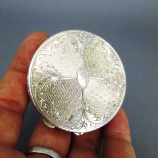 Runde Silber Pillen Dose mit reichem eingravierten Dekor