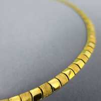 Elegant geometrical collier in gold with square elements