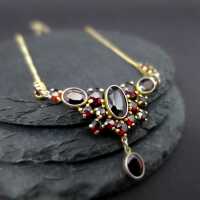 Elegant collier necklace in sterling silver with deep red bohemian garnets