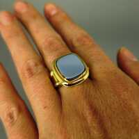 Elegant mens signet ring in 14 k yellow gold with layer onyx stone not engraved 