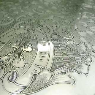 Ovales Tablett mit dekorativem Galerierand versilbert Viners of Sheffield