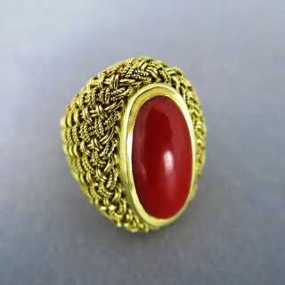 Gorgous woven woman 18 k gold ring with red mediterranean coral cabochon Italy 