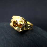 Unique handmade ladys ring in gold with deep yellow citrine stone