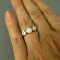 Antique Art Nouveau ladys ring in gold with pearl and two old cut diamonds