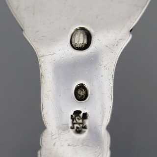Vorlegelöffel mit reichem floralen Dekor in Silber aus Dänemark Horsens Sorensen