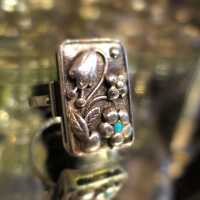 Unique handmade Art Deco lady silver ring with floral decoration and turquoise