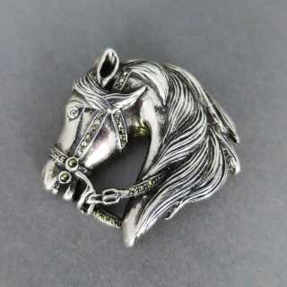 Schöne Damen Brosche mit Pferdekopf in Silber mit Markasiten