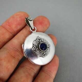 Hübscher feiner Silber Medaillon Anhänger mit filigranem Dekor und Lapis Lazuli 
