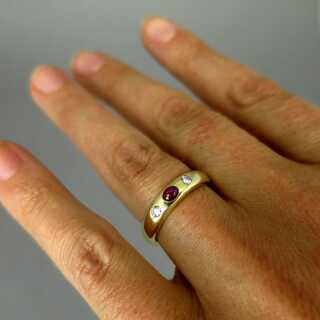 Unikat Damen Gold Band Ring mit Rubin und Brillant aus einer Celler Goldschmiede