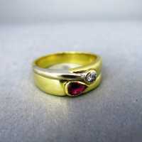 Elegant two tone 18 k gold ladys band ring with ruby drop...