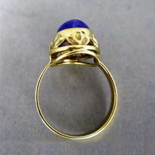 Seltener Ostseeschmuck Ring Gold mit einem violetten Charoit und floralem Dekor