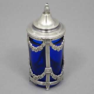 Antike Salz- und Pfefferstreuer aus Silber mit royal-blauen Glaseinsätzen
