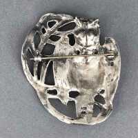 Seltene Jugendstilbrosche in 835/-Silber besetzt mit Granat