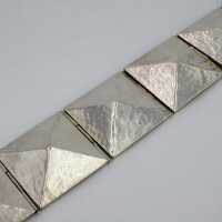 Modernes gehämmertes Silberarmband in Handarbeit aus den 50er Jahren