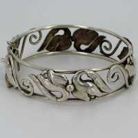 Art Nouveau bangle with floral decoration worked in...