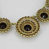 Magnificent flower necklace in 585 / - gold set with Bohemian garnets