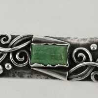 Jugendstil Brosche mit einem grünen Achat in Silber 900/-