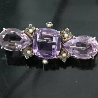 Magnificent amethyst brooch in silver from historicism around 1880