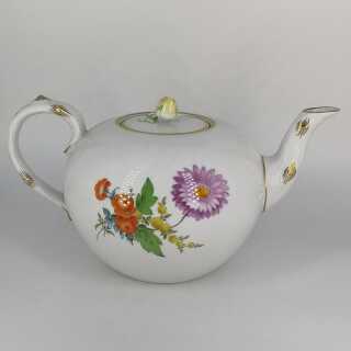 Porcelain teapot from Meissen with floral decor