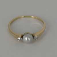 Delicate womens ring with silver-gray Tahiti pearl and...