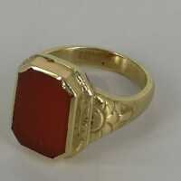 Signet ring around 1900 in gold with a carnelian