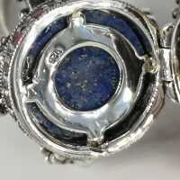 Anhänger in Silber, besetzt mit Edelsteinen und Perlen im Fabergé Stil