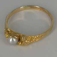 Damenring in Gold mit einer Perle von Lapponia