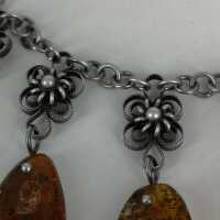 Beautiful necklace in silver with natural amber