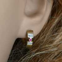 Folding hoop earrings in gold with ruby ??and diamonds