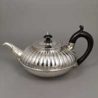 Klassizistische Teekanne in Silber London/ England 1827