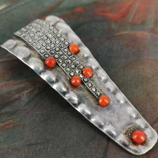 Exclusive antique scarf clip with marcasites and coral, around 1930
