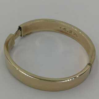 Wide bracelet in solid 333 / - yellow gold with a diamond pattern