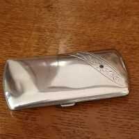 Small cigarette case in silver for a womans handbag