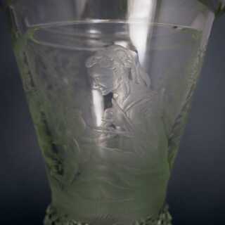 Lided goblet in crystal glass with hunting motifs
