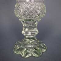 Antiker Deckelpokal in Kristallglas mit Jagdmotiven