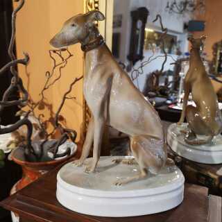 Antikes Porzellan - Annodazumal Antikschmuck: Art Deco Windhund in Porzellan kaufen