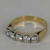 Antikschmuck für Damen und Herren - Annodazumal Antikschmuck: Vintage Memory Ring in mehrfarbigem Gold mit Brillanten kaufen