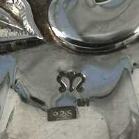 Kleines ovales Silber Schälchen mit Vogel Dekor in Repousse-Technik