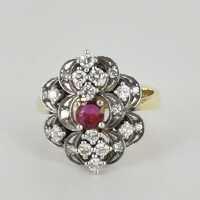 Eleganter Marquise-Ring mit Rubin & Diamanten in Gold