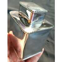 Elegant rectangular tea caddy with a cord rim in solid silver from 1904