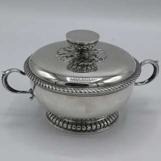 Porridge bowl with lid in solid silver from Harrods / London 1970