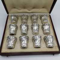 12 Schaps cups in solid silver in the original box from 1900