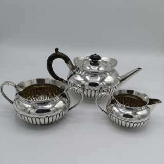 Very pretty Victorian tea set in solid silver from 1892/93