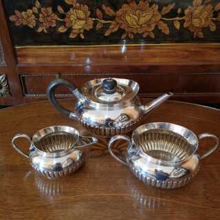 Very pretty Victorian tea set in solid silver from 1892/93
