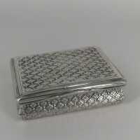 Baroque box around 1700/20 in silver with an elaborate diamond pattern