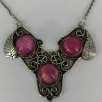Magnificent necklace in silver with three pink cabouchons